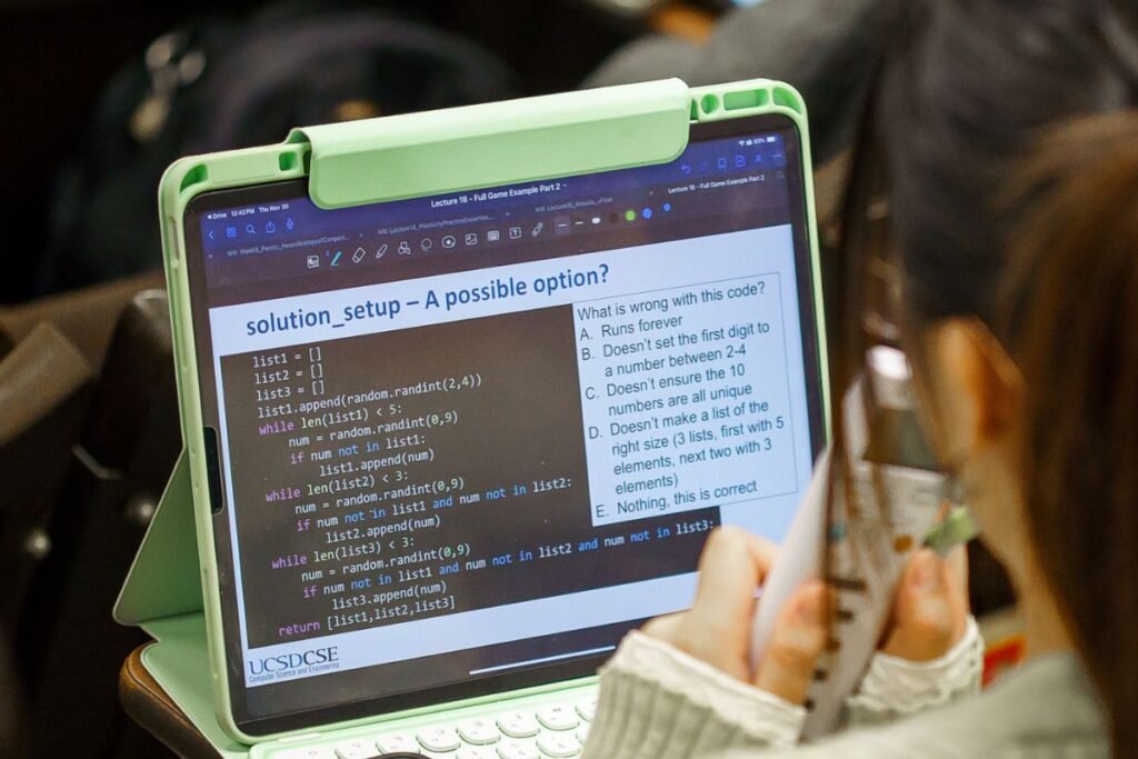 Best AI Writing Tools for Bloggers in 2025